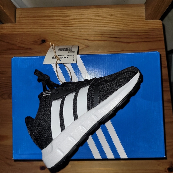 Adidas Path Runners for Toddlers - Picture 2 of 4